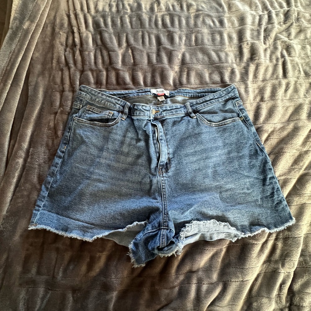Arula Jean Shorts